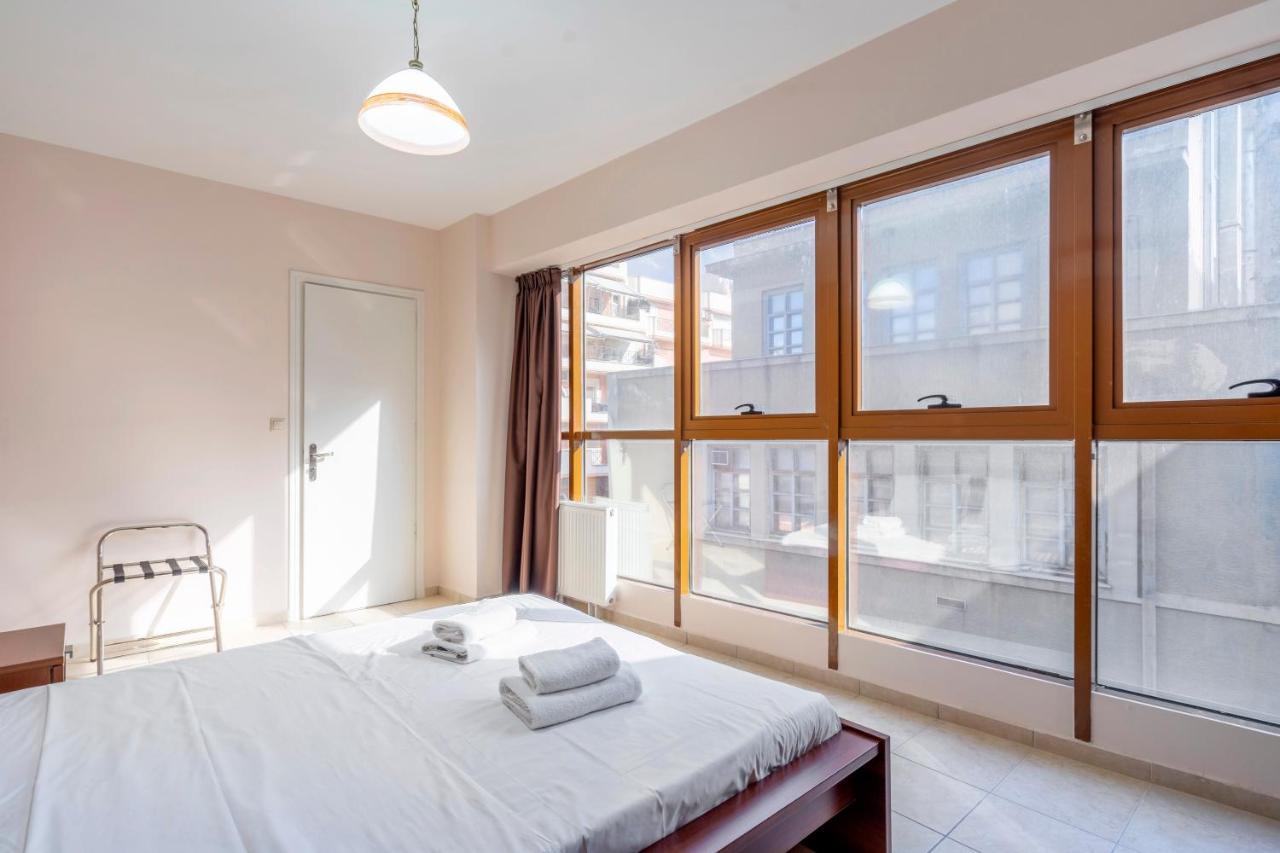 2 Bedroom Renovated Apartment With A View 雅典 外观 照片
